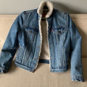 Sherpa Levi’s denim coat